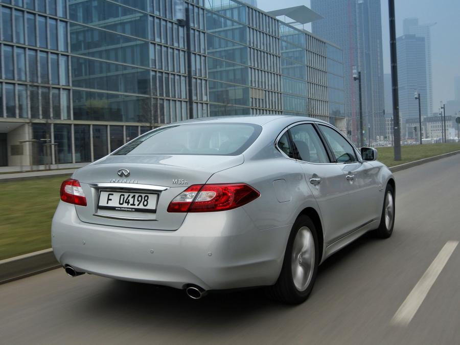  Infiniti M35h 2011 года  (EU) (фото 10 из 12)